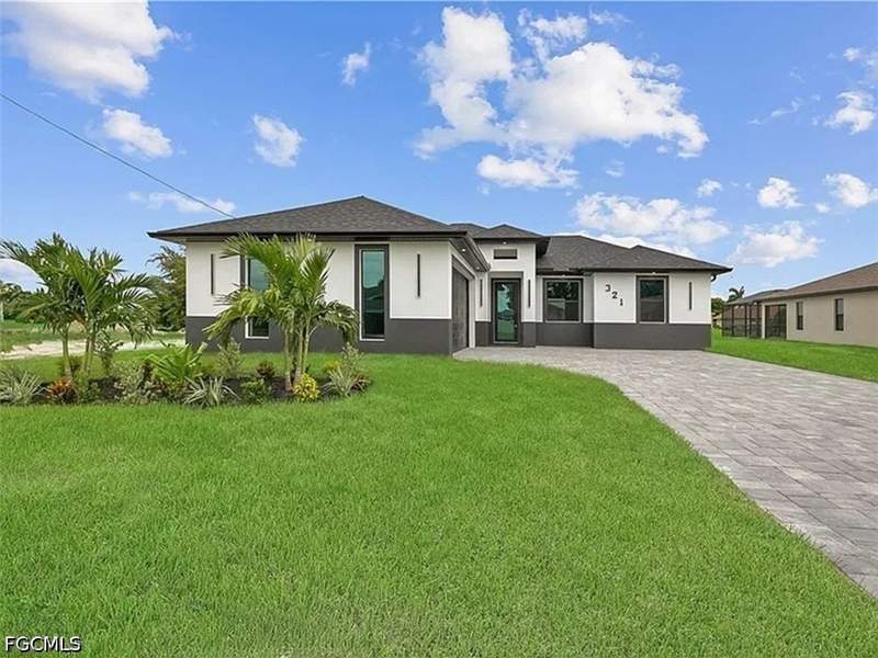 3 bedroom SingleFamilyResidence at 321 SE 2nd St, Cape Coral, Cape Coral — photo 2
