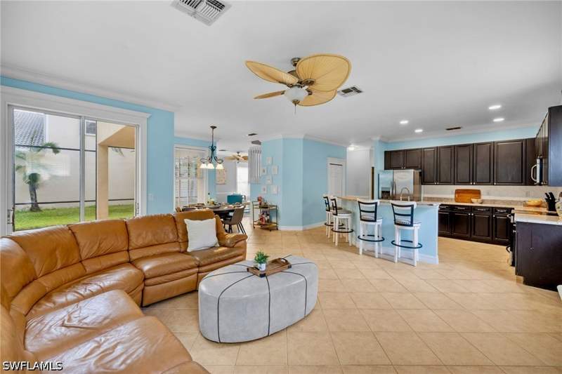 5 bedroom SingleFamilyResidence at 2346 Butterfly Palm Dr, Saturnia Lakes, Naples — photo 2