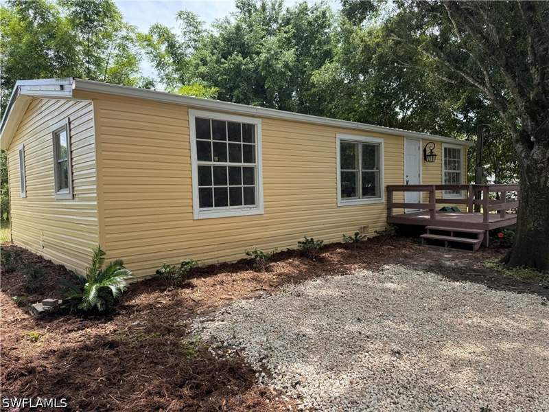 3 bedroom ManufacturedHome at 235 Favor Ave, Labelle, Labelle — photo 2