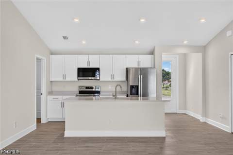 915 NW 9th Pl, Cape Coral FL - photo 12 of 32