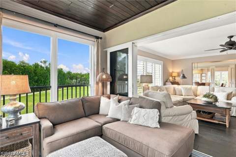 4600 Yacht Harbor Dr 412, Naples FL - photo 11 of 50