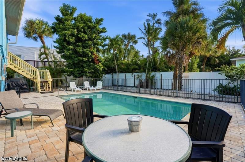 4 bedroom SingleFamilyResidence at 210 Miramar St, Miramar, Fort Myers Beach — photo 4