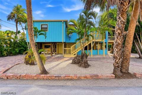 210 Miramar St, Fort Myers Beach FL - photo 6 of 48