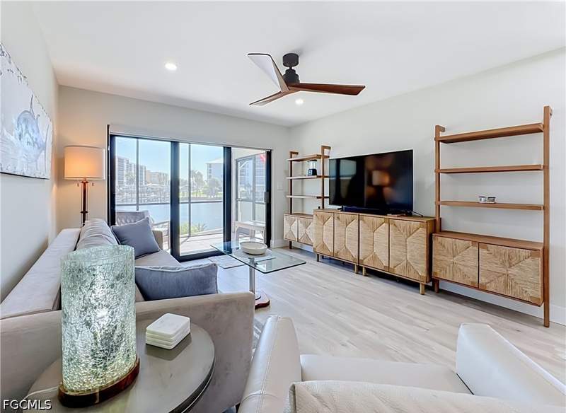 1 bedroom Condominium at 200 Lenell Rd 117, Estero Island Yacht & Racquet Club Condo, Fort Myers Beach — photo 5