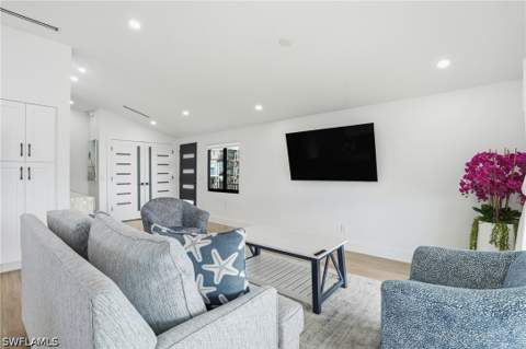 910 3rd St, Fort Myers Beach FL - photo 11 of 48
