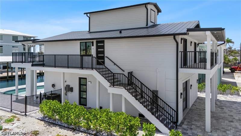 2 bedroom SingleFamilyResidence at 910 3rd St, Matanzas View, Fort Myers Beach — photo 4