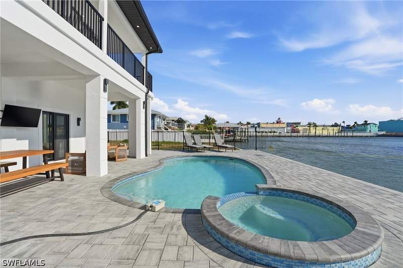 2 bedroom SingleFamilyResidence at 910 3rd St, Matanzas View, Fort Myers Beach — photo 5