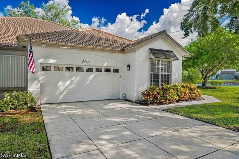 2 bedroom Attached at 8595 Fairway Bend Dr, Fairway Bend Village, Estero — photo 4
