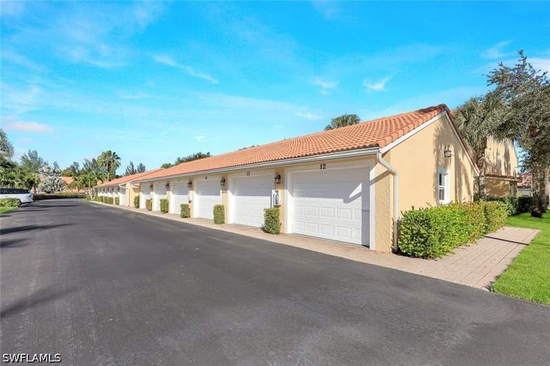 2 bedroom Condominium at 2375 Bayou Ln 4, Amelia Lake, Naples — photo 3