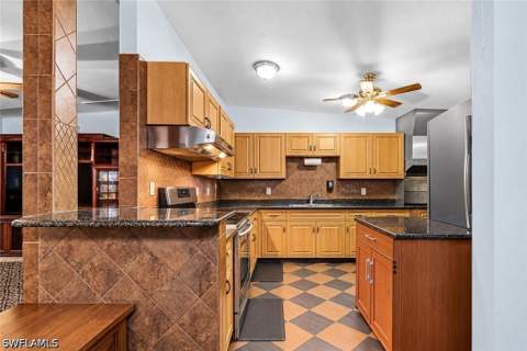 2137 Aldridge Ave, Fort Myers FL - photo 8 of 49