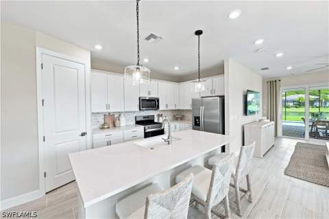 7449 Florida Elm Ct, North Fort Myers FL - photo 19 of 41