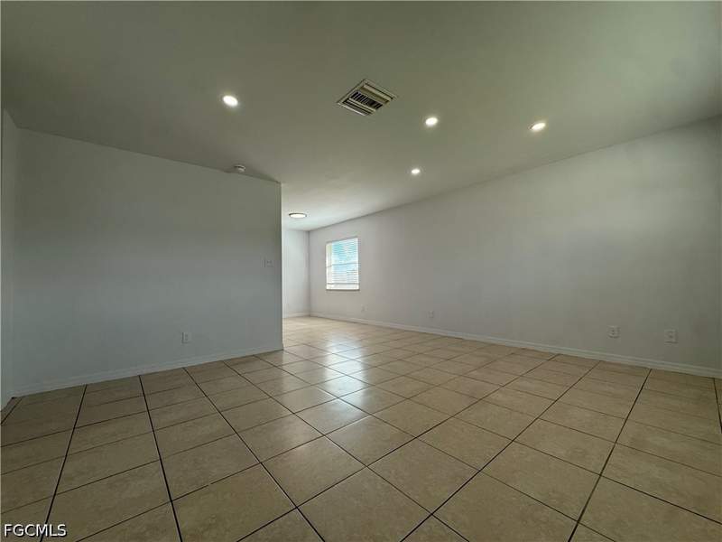 3 bedroom SingleFamilyResidence at 513 Orchard Park Dr, Clewiston, Clewiston — photo 2