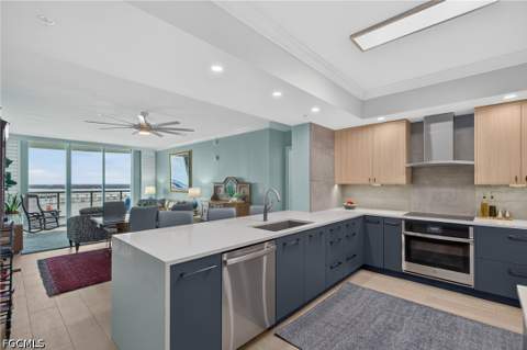 3000 Oasis Grand Blvd 2807, Fort Myers FL - photo 6 of 43