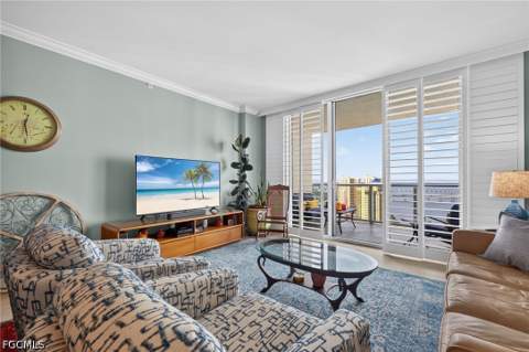 3000 Oasis Grand Blvd 2807, Fort Myers FL - photo 9 of 43