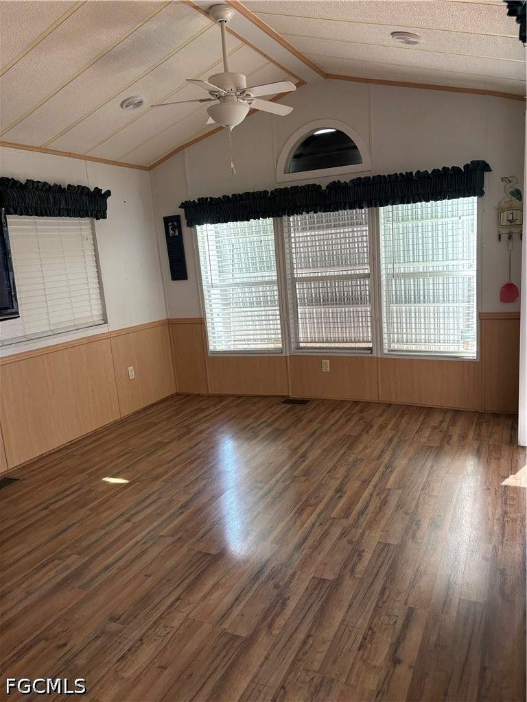 1 bedroom ManufacturedHome at 11200 Sunglow Ln 1, Fort Myers Beach Campground, Fort Myers — photo 2