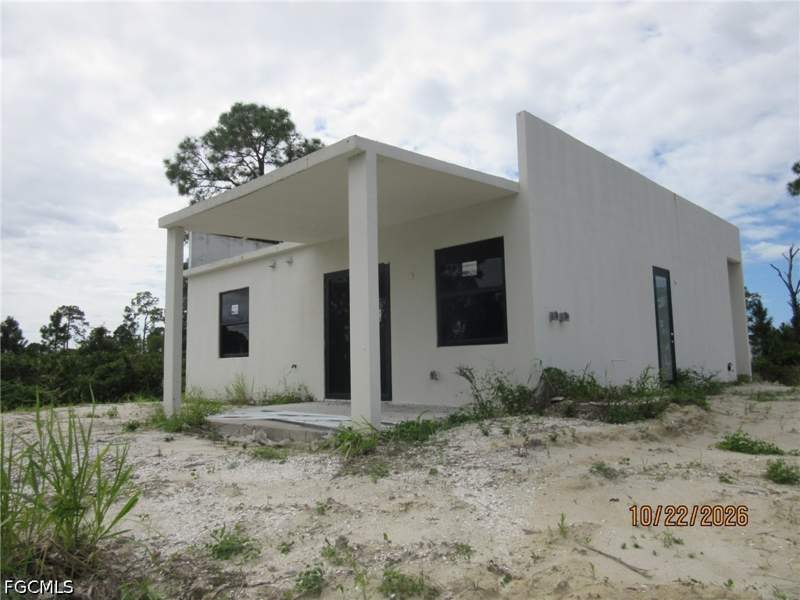2 bedroom SingleFamilyResidence at 833 Harbour Ave S, Lehigh Acres, Lehigh Acres — photo 4