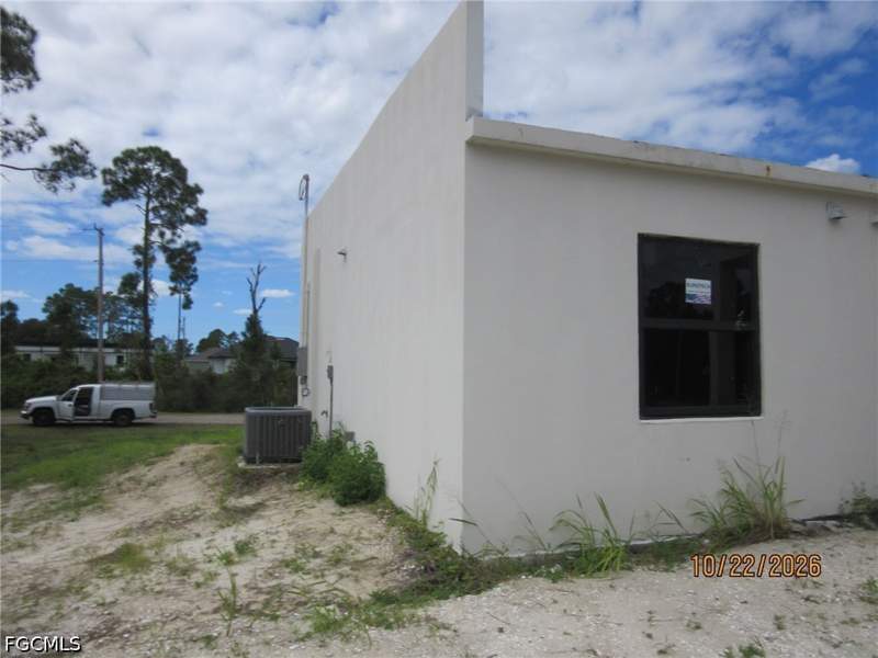 2 bedroom SingleFamilyResidence at 833 Harbour Ave S, Lehigh Acres, Lehigh Acres — photo 5