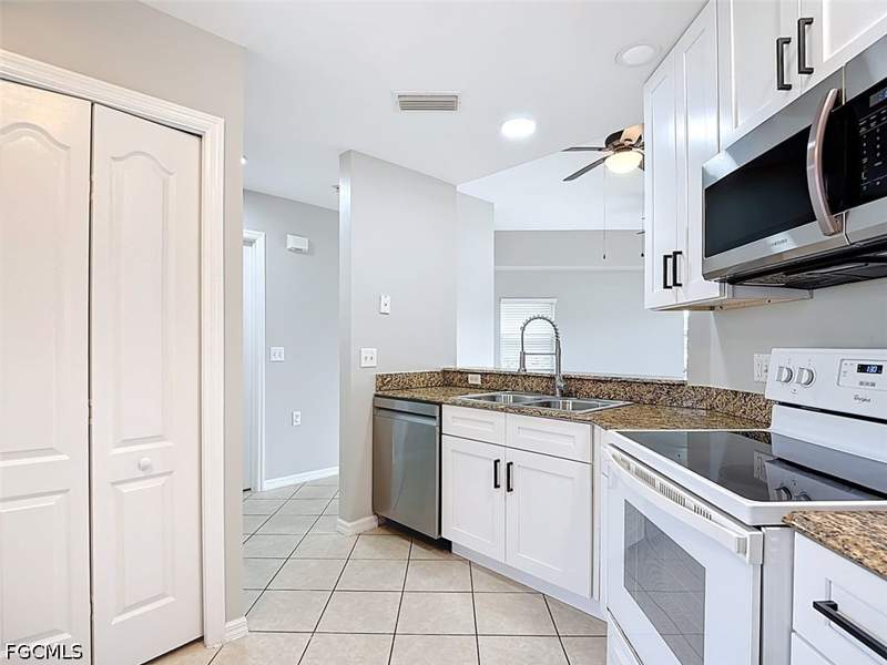 2 bedroom Condominium at 12151 Summergate Cir R101, Summerwind, Fort Myers — photo 2