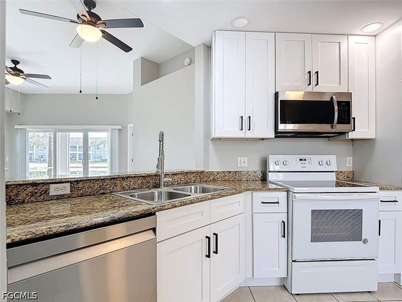 2 bedroom Condominium at 12151 Summergate Cir R101, Summerwind, Fort Myers — photo 4