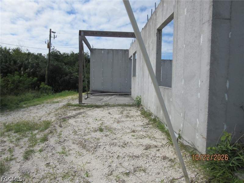 3 bedroom SingleFamilyResidence at 303 W 6th St, Lehigh Acres, Lehigh Acres — photo 4