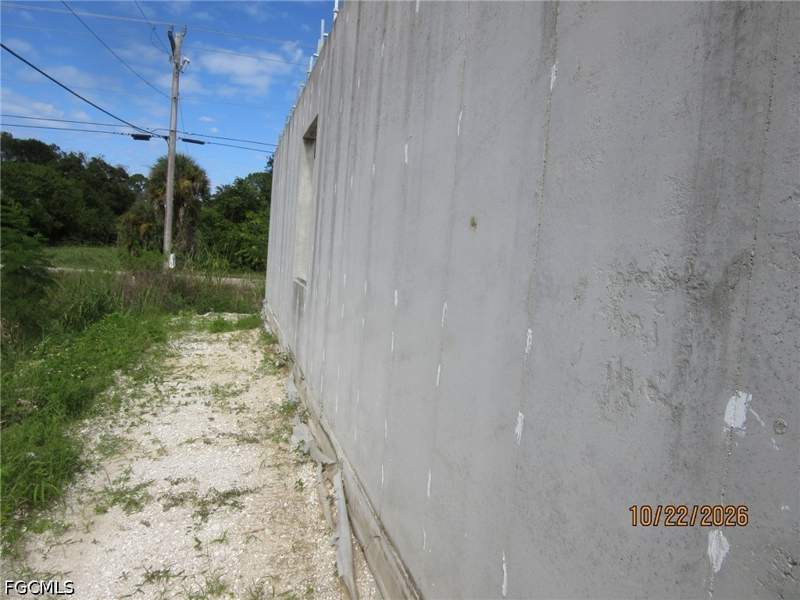 3 bedroom SingleFamilyResidence at 303 W 6th St, Lehigh Acres, Lehigh Acres — photo 5