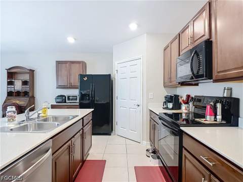 1246 NW 19th Ter, Cape Coral FL - photo 6 of 24