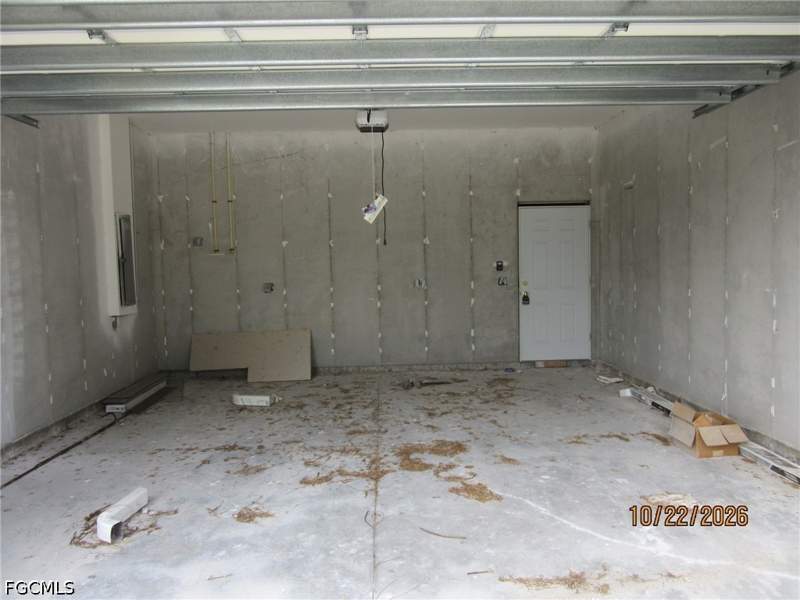 3 bedroom SingleFamilyResidence at 637 Avon Ave S, Lehigh Acres, Lehigh Acres — photo 2