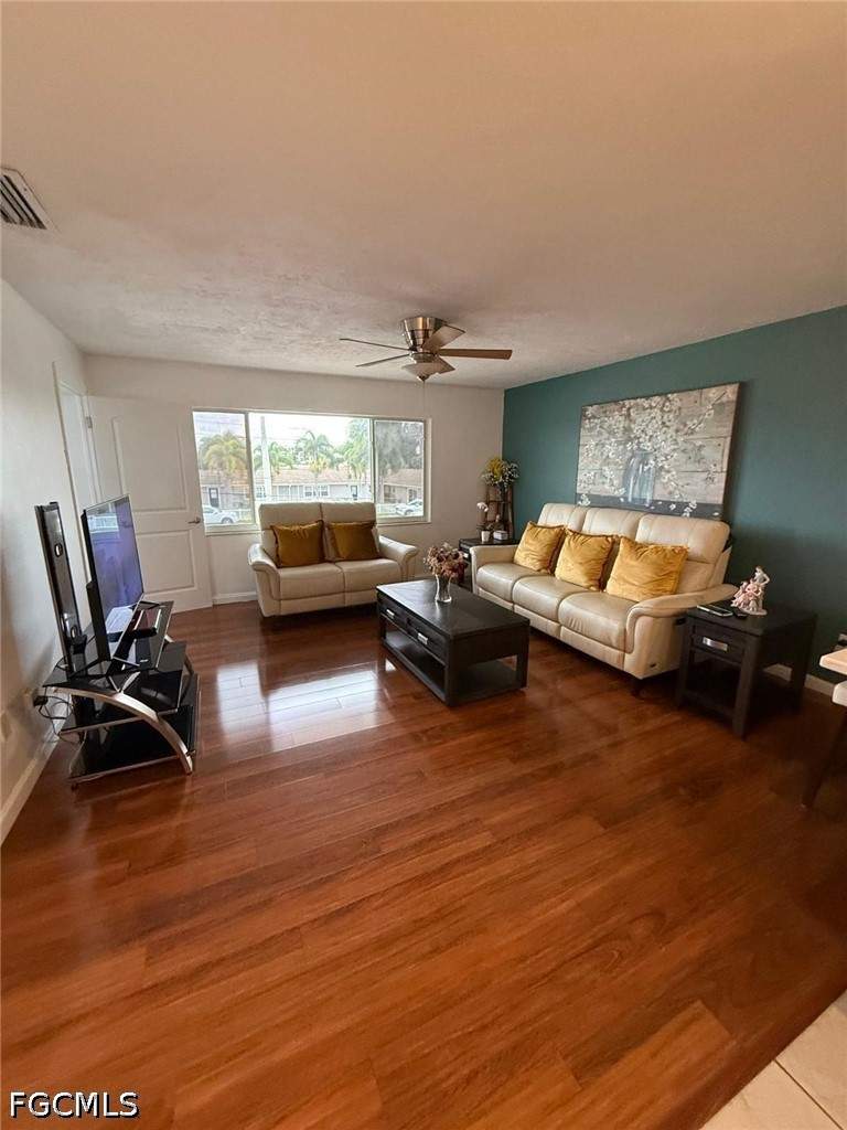 2 bedroom Condominium at 4802 Tudor Dr 205, Newport Manors Condo, Cape Coral — photo 4