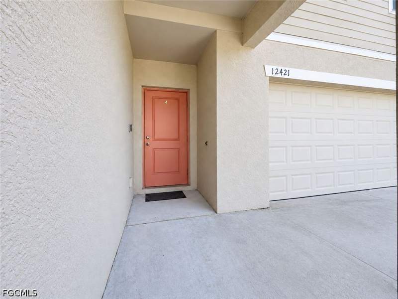6 bedroom SingleFamilyResidence at 12421 Amber Waves Rd, Savanna Lakes, Lehigh Acres — photo 3