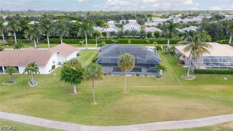 4 bedroom SingleFamilyResidence at 11502 Royal Tee Cir, Cape Royal, Cape Coral — photo 3