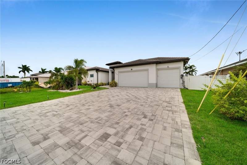 3 bedroom SingleFamilyResidence at 115 NW 33rd Ave, Cape Coral, Cape Coral — photo 2