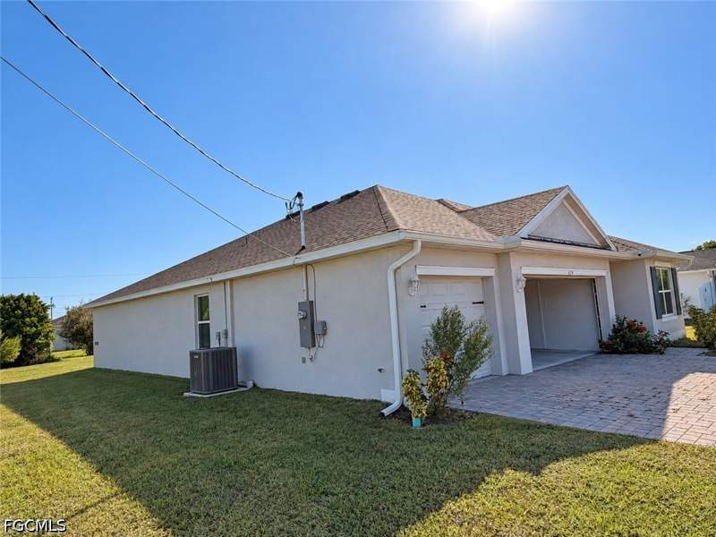 4 bedroom SingleFamilyResidence at 429 NE Juanita Pl, Cape Coral, Cape Coral — photo 4