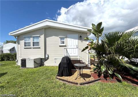 4711 Mayflower Way W, Estero FL - photo 7 of 35