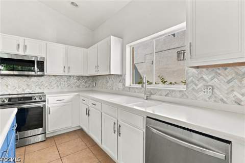 1955 Fairmont Ln, Naples FL - photo 6 of 28