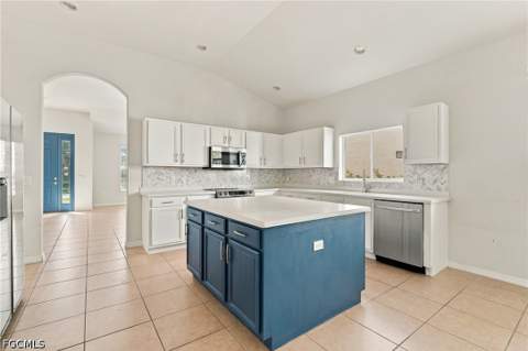 1955 Fairmont Ln, Naples FL - photo 7 of 28