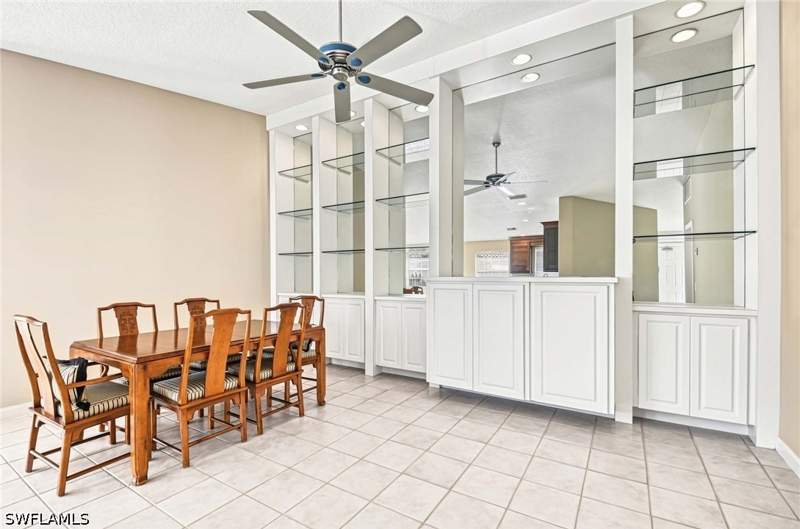 2 bedroom SingleFamilyResidence at 5821 Drummond Way, Island Walk, Naples — photo 5
