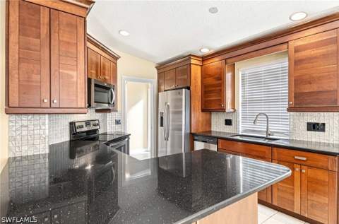 5821 Drummond Way, Naples FL - photo 6 of 20
