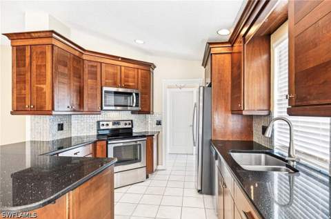 5821 Drummond Way, Naples FL - photo 7 of 20