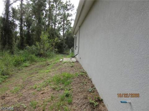 832 Clow St E, Lehigh Acres FL - photo 11 of 13
