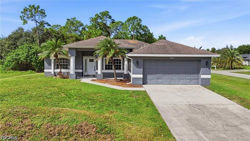 3 bedroom SingleFamilyResidence at 2017 Olsen Ln, Greenbriar, Lehigh Acres — photo 3