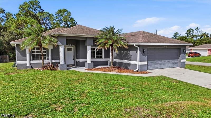 3 bedroom SingleFamilyResidence at 2017 Olsen Ln, Greenbriar, Lehigh Acres — photo 4