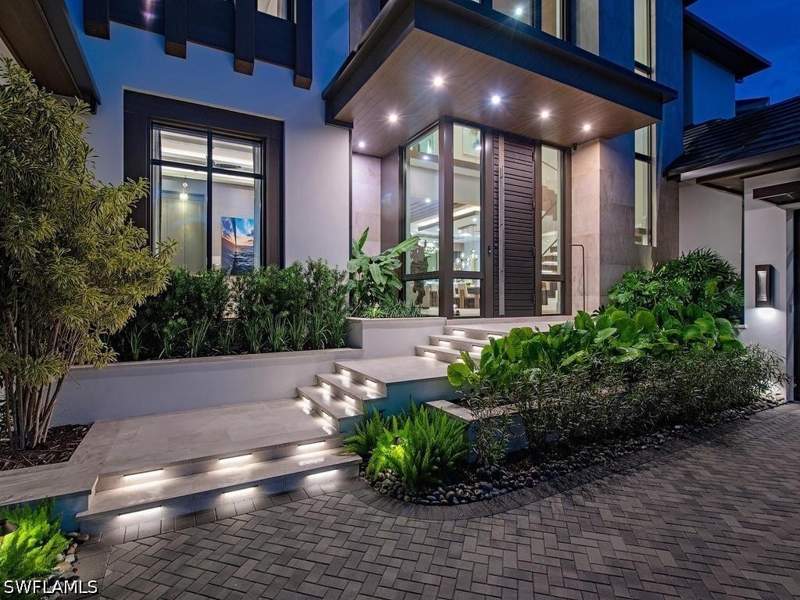 5 bedroom SingleFamilyResidence at 10030 Gulf Shore Dr, Conners, Naples — photo 3