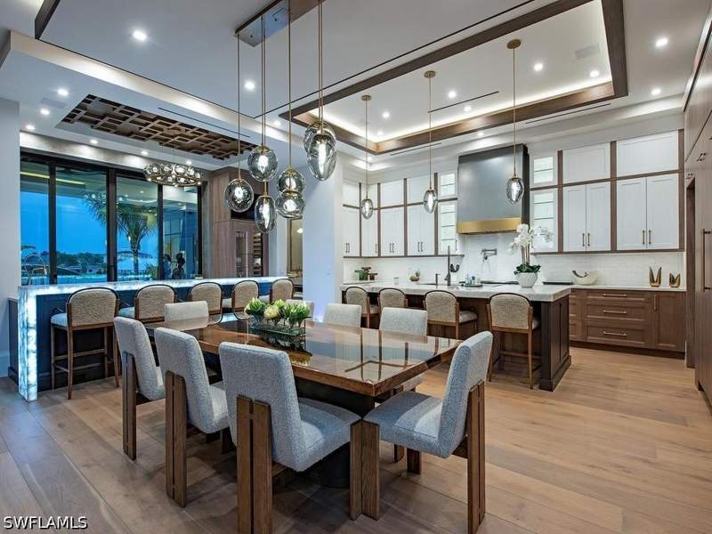 5 bedroom SingleFamilyResidence at 10030 Gulf Shore Dr, Conners, Naples — photo 4