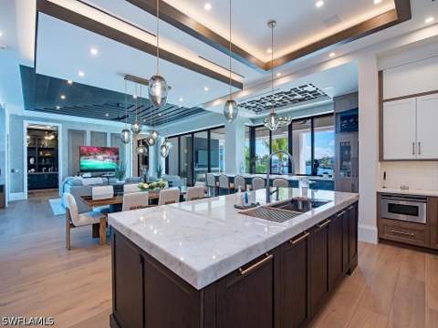 10030 Gulf Shore Dr, Naples FL - photo 7 of 40