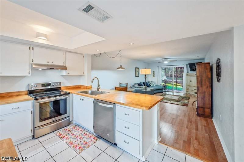 2 bedroom Condominium at 2395 Naples Trace Cir 4, Naples Trace, Naples — photo 5