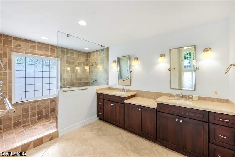 3 bedroom SingleFamilyResidence at 1819 Princess Ct, Imperial Golf Estates, Naples — photo 5