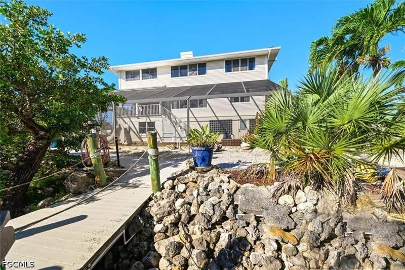 4 bedroom SingleFamilyResidence at 17911 Grey Heron Ct, Palm Isles, Fort Myers Beach — photo 4