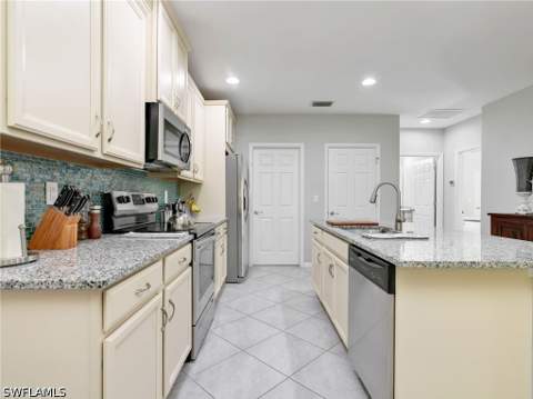 4250 Dutchess Park Rd, Fort Myers FL - photo 12 of 36