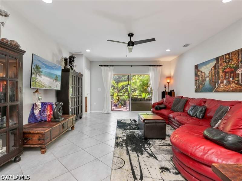 2 bedroom Attached at 4250 Dutchess Park Rd, Lindsford, Fort Myers — photo 3
