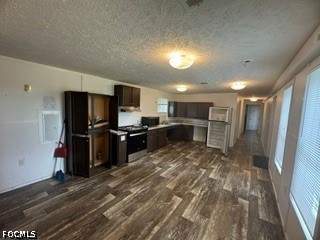 3 bedroom ManufacturedHome at 210 N Zambria St, Montura Ranch Sec 24, Clewiston — photo 3